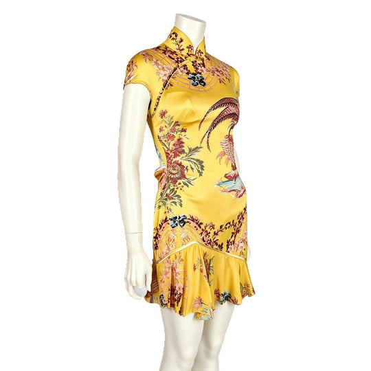 Damen Chiffon-Kleid mit asiatischem Design und Rüschendetails Shopnory