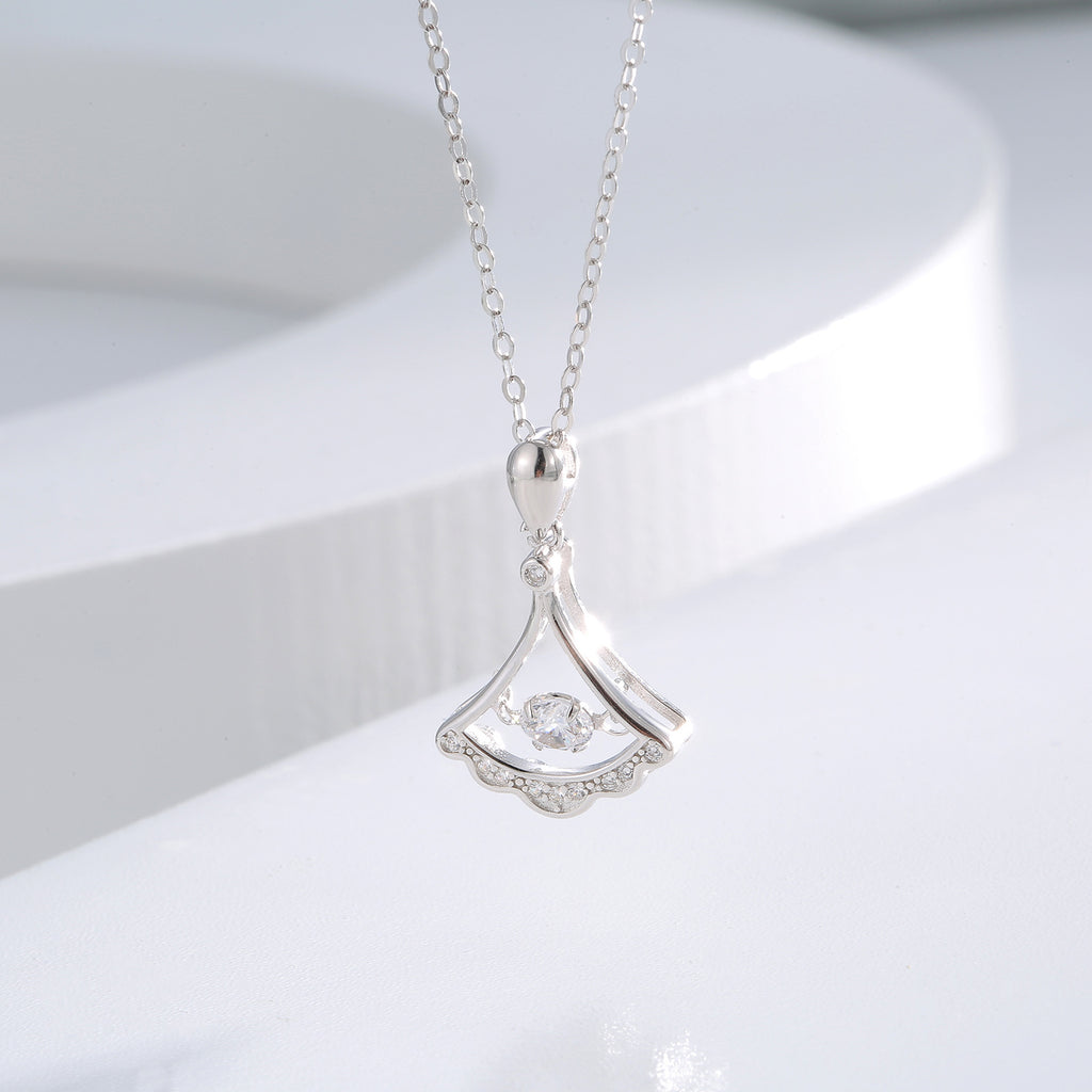 Damen Halskette mit kunstvollem Anhänger und funkelnden Swarovski-Kristallen Shop Nory