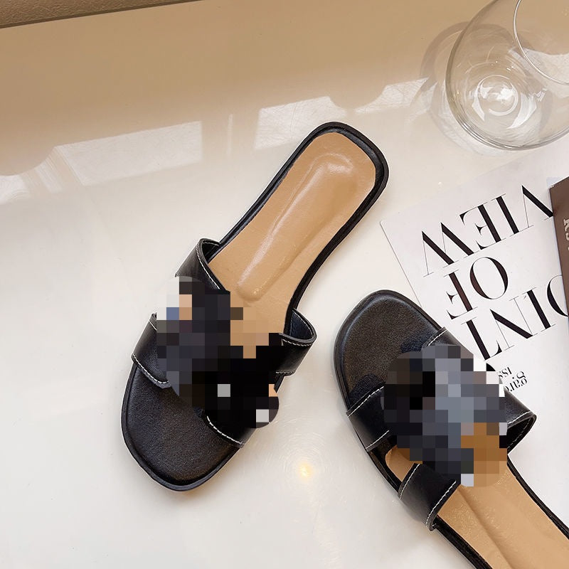 Damen Flache Lederoptik-Pantoletten mit gepolstertem Fußbett und Cut-Out Zierriemen Shop Nory