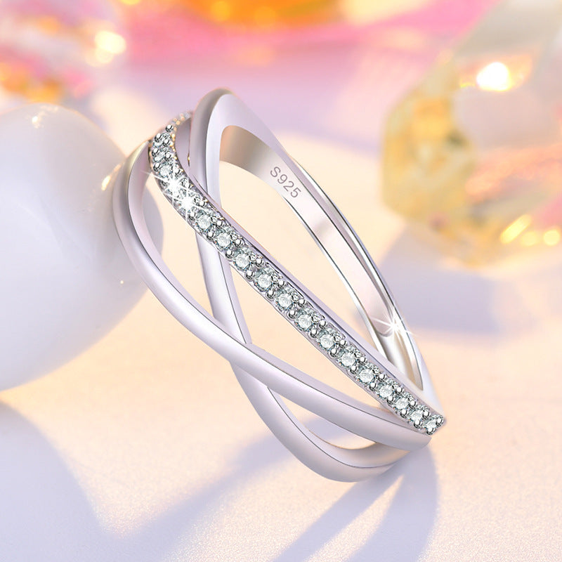 Damen Kreuzring mit funkelnden Zirkonia Shop Nory