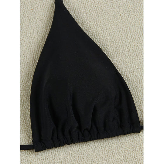 Damen Triangel-Bikini mit goldenen Akzenten und verstellbaren Trägern