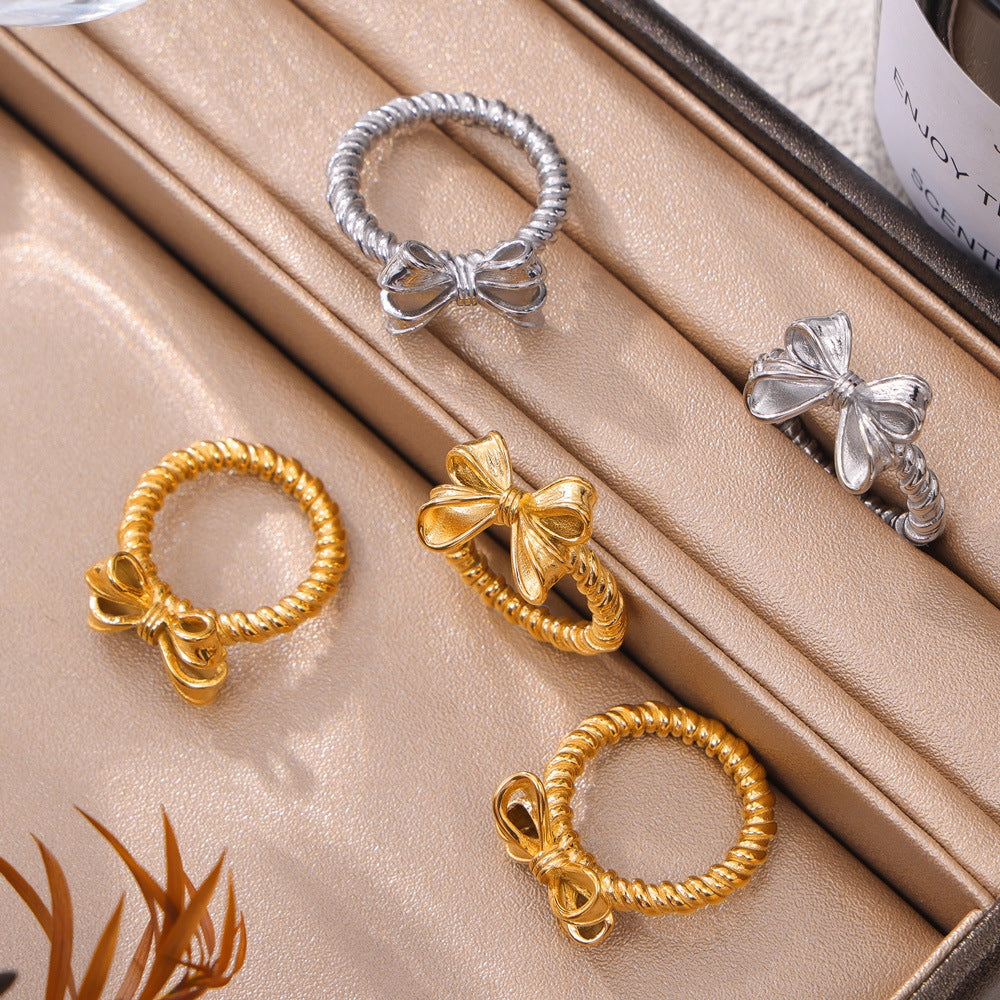Damenring mit kunstvollem Schleifenmotiv aus hochwertigem Titanstahl Shop Nory