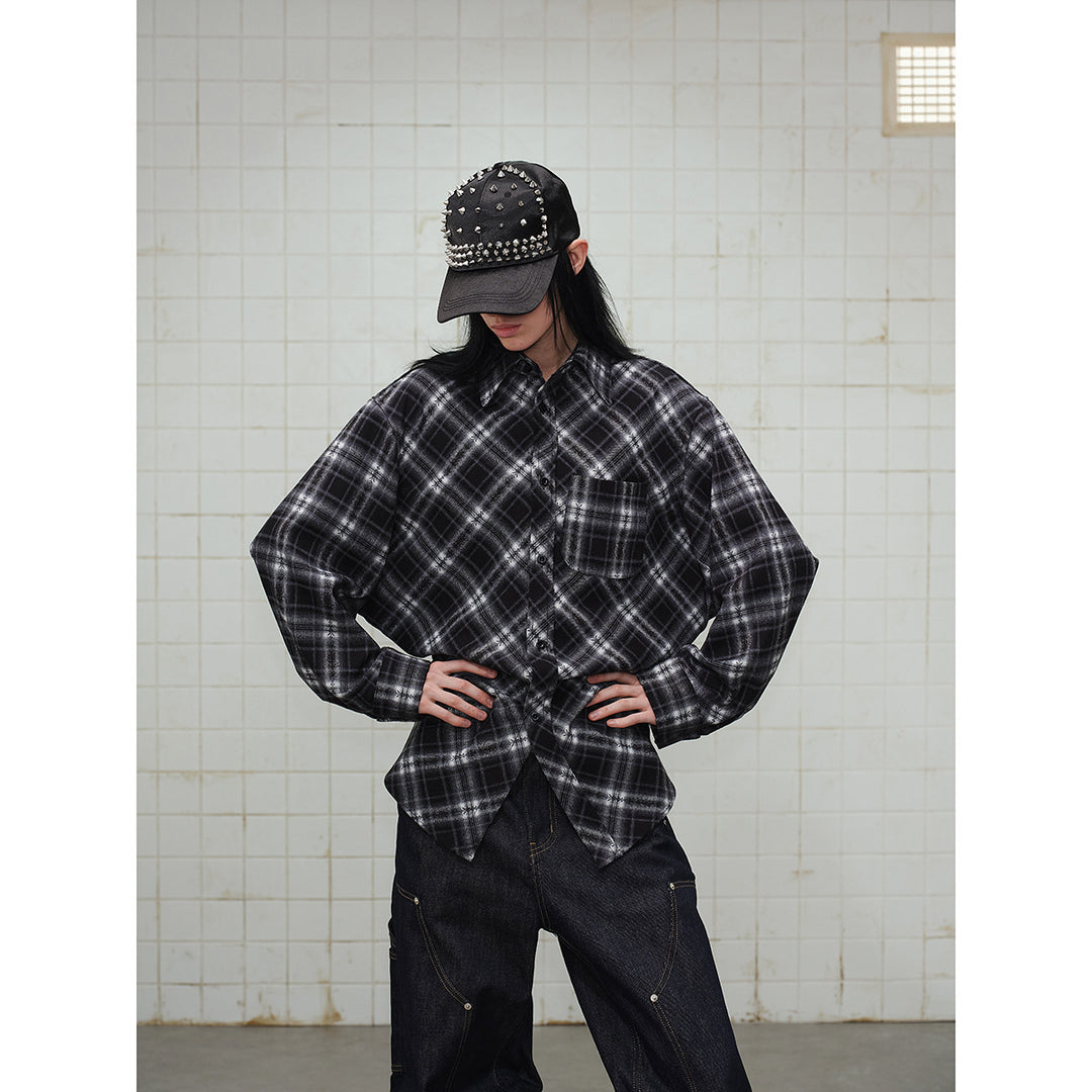 Unisex Karierte Oversize‑Flanell‑Hemdjacke im Layering‑Look mit abgerundetem Saum und Brusttasche Shop Nory