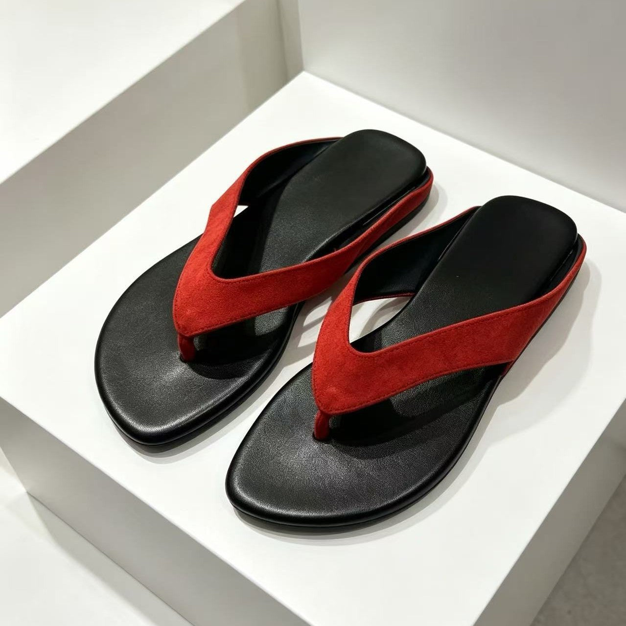 Damen Zehentrenner-Sandalen mit rutschfester Sohle und bequemem Fußbett