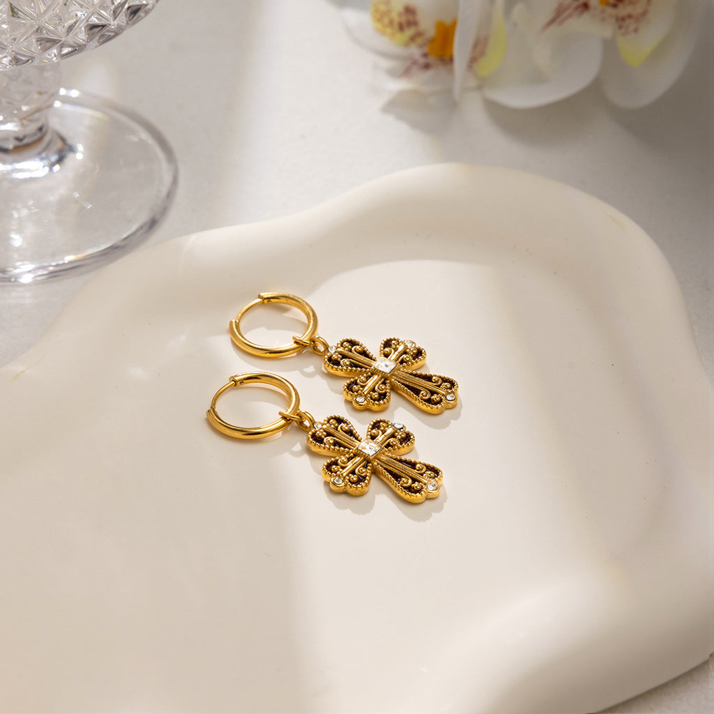 Damen Ohrhänger mit stilvollem Kreuzdesign und funkelnden Akzenten Shop Nory