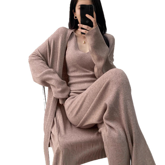 Damen Feinstrick-Loungewear-Set mit Longcardigan, Ripp-Top und weitem Strickhose Shop Nory