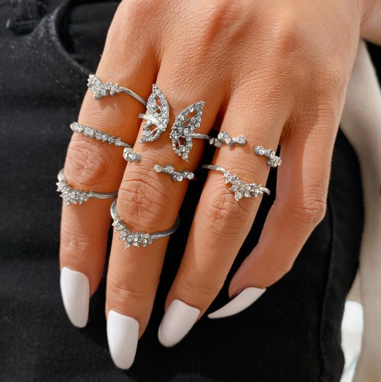 Damen Ring-Set mit funkelnden Kristallen und kunstvollen Designs Shop Nory