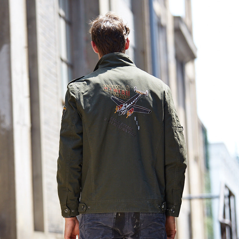 Herren military-inspirierte Canvas-Fieldjacke mit Schulterklappen, Stickpatches und verdecktem Zwei-Wege-Reißverschluss Shop Nory