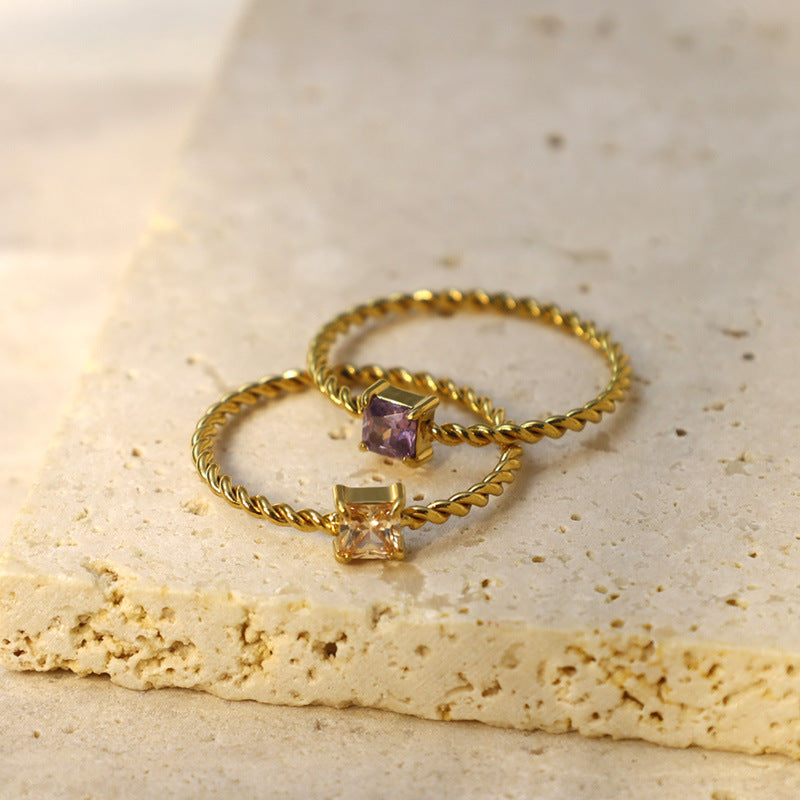 Damen Zarter und gedrehter Ring mit funkelndem Stein Shop Nory