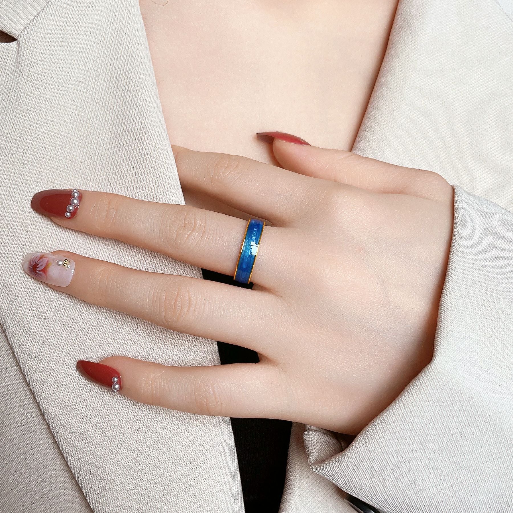 Damen eleganter Ring aus hochwertigem Material mit feiner Textur Shop Nory