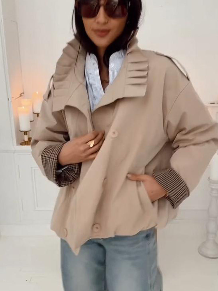 Damen Kurz geschnittene Boxy-Utility-Jacke mit plissiertem Kragen und Karo-Innenmanschetten Shop Nory