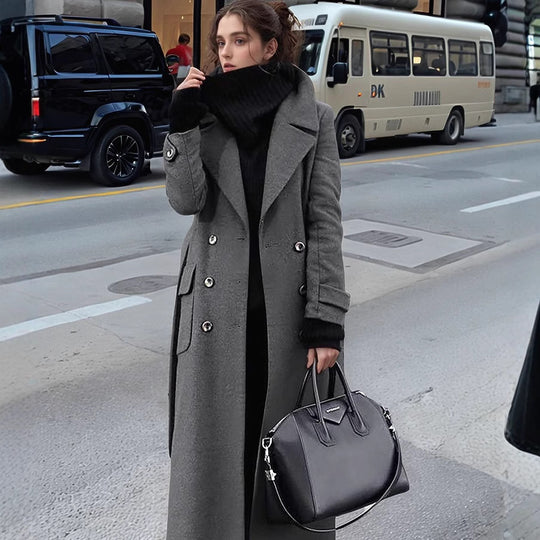 Damen nan eleganter Maxi-Wollmixmantel mit doppelreihiger Knopfleiste, weitem Reverskragen und aufgesetzten Taschenklappen Shop Nory
