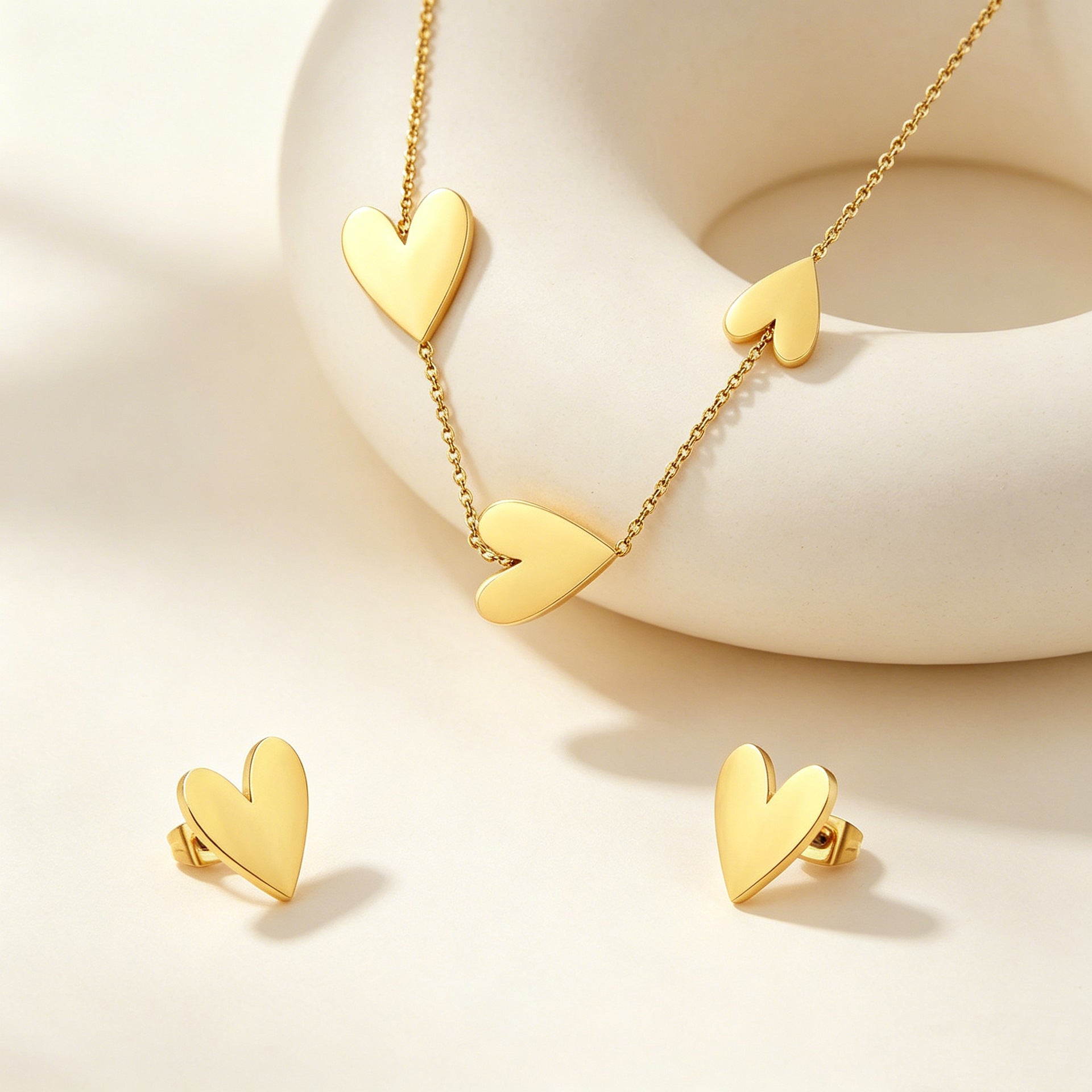 Damen Halskette und Ohrstecker Set im zeitlosen Herzdesign Shop Nory