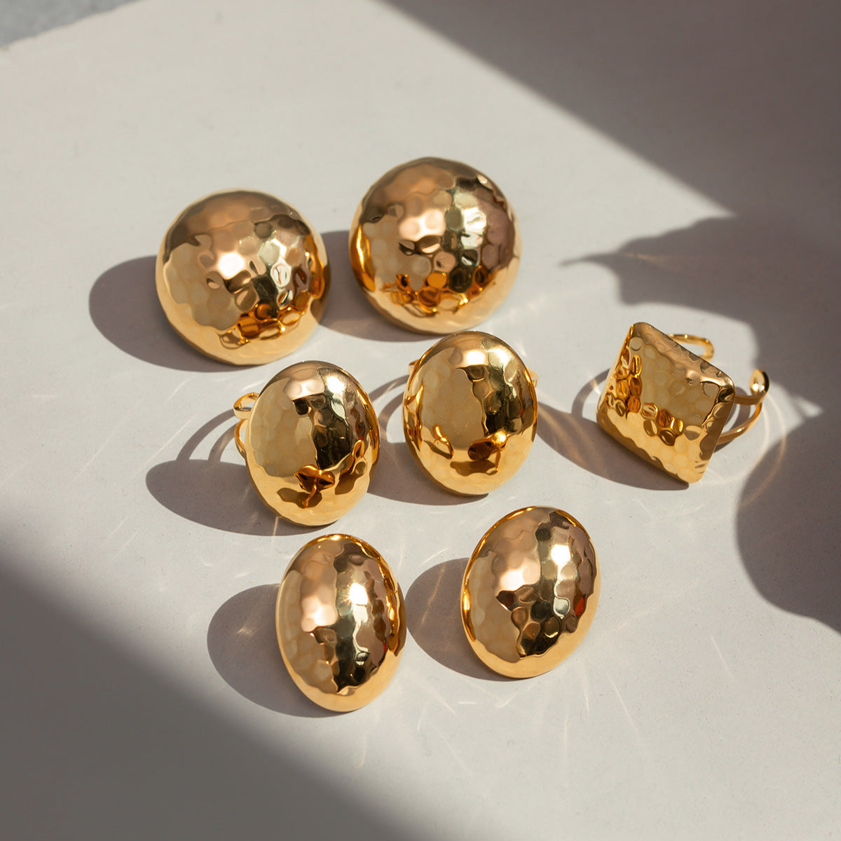 Damen Ohrhänger mit glänzendem, gehämmertem Design Shop Nory
