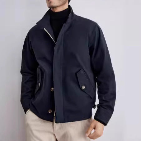 Herren Kurzblouson im Military-Style aus technischem Baumwollmischgewebe mit Stehkragen und verdeckter Reißverschlussblende Shop Nory