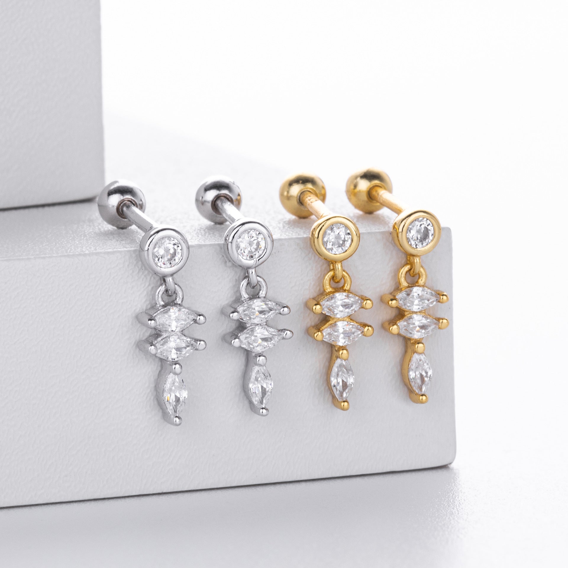 Damen Ohrstecker mit filigranem Zirkon-Akzent aus 925 Sterling Silber Shop Nory