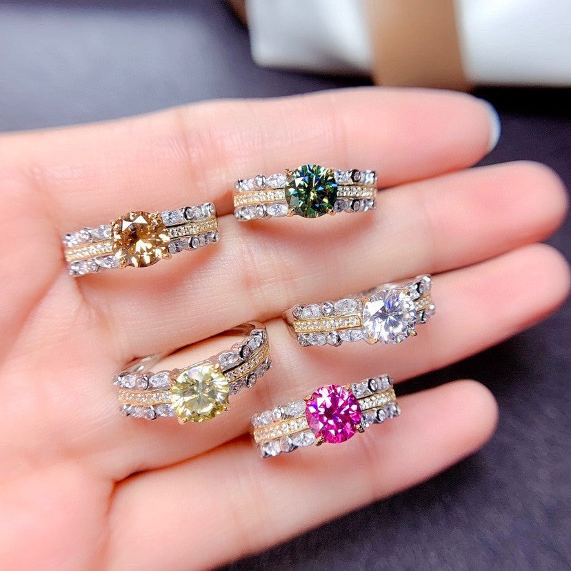 Damenring mit majestätischem, rundem Edelstein und glitzerndem Zirkonia-Besatz Shop Nory