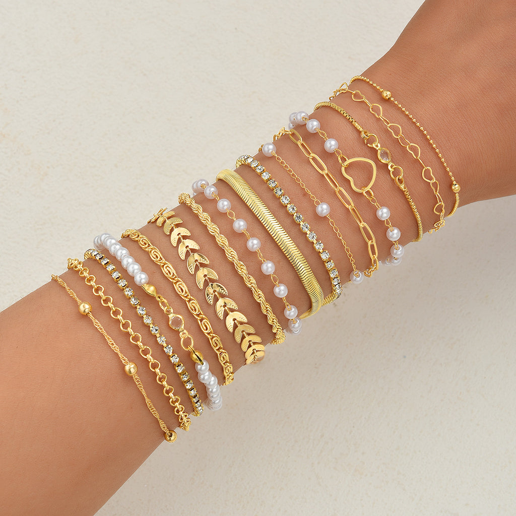 Damen Armreif-Set mit filigranen Ketten und funkelnden Details Shop Nory