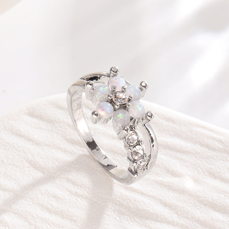 Damen Schmuckring mit exquisitem Blumenmuster und strahlenden Kristallen Shop Nory