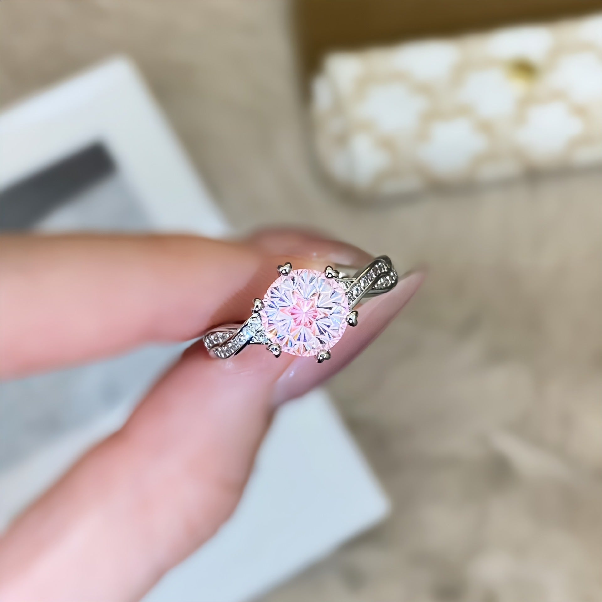 Damen eleganter Ring mit funkelndem Kristallbesatz Shop Nory