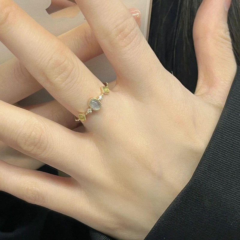 Damen Offener Ring mit strukturierter Oberfläche und elegantem Edelstein Shop Nory