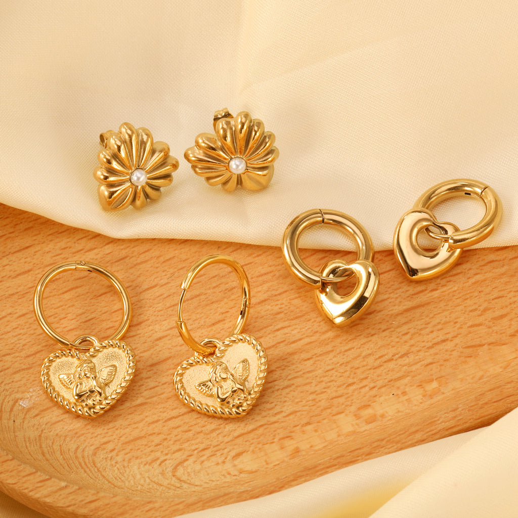 Damen Ohrstecker im floralen Design mit funkelndem Mittelstein Shop Nory