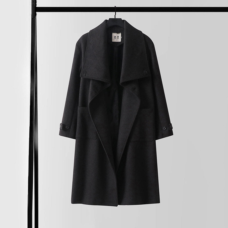 Damen Eleganter langer Wollmix-Cocoon-Mantel mit überlappendem Schalkragen und aufgesetzten Taschen Shop Nory