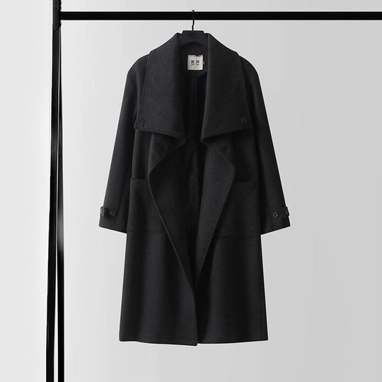 Damen Eleganter langer Wollmix-Cocoon-Mantel mit überlappendem Schalkragen und aufgesetzten Taschen Shop Nory