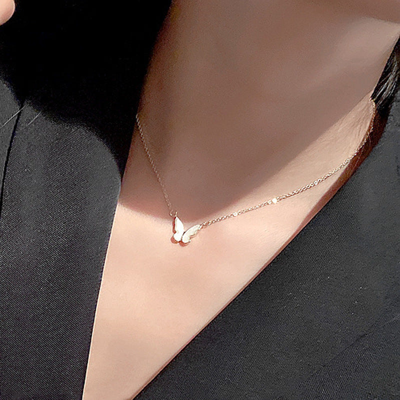 Damen Halskette mit filigranem Schmetterlingsanhänger aus luxuriösem Metall Shop Nory