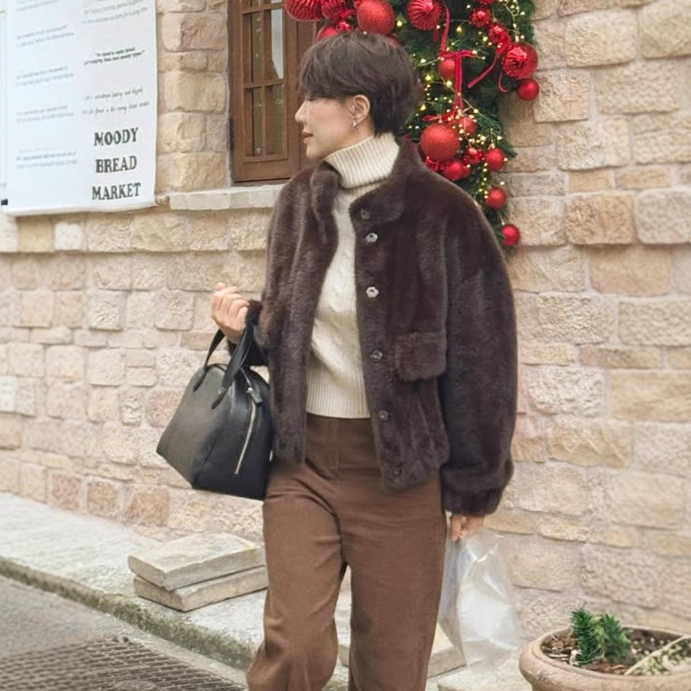 Damen Kurzjacke im Teddy‑Fauxfur mit Boxy‑Silhouette und aufgesetzter Tasche Shop Nory