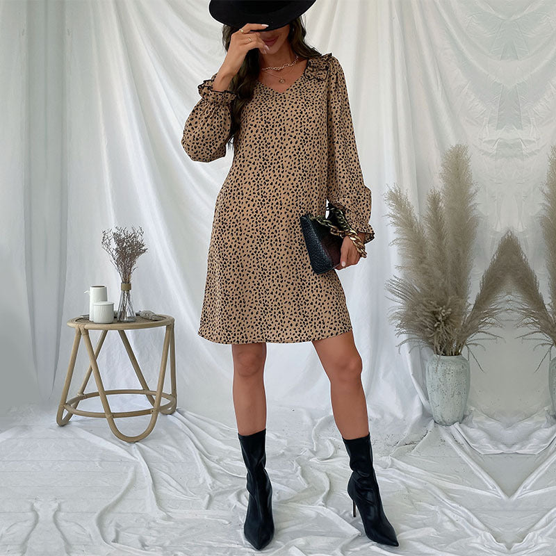 Damen Minikleid mit V-Ausschnitt, Volantkragen und dezentem Animal-Print Shop Nory