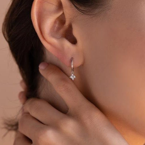Damen Ohrhänger mit funkelndem Blumenanhänger Shop Nory