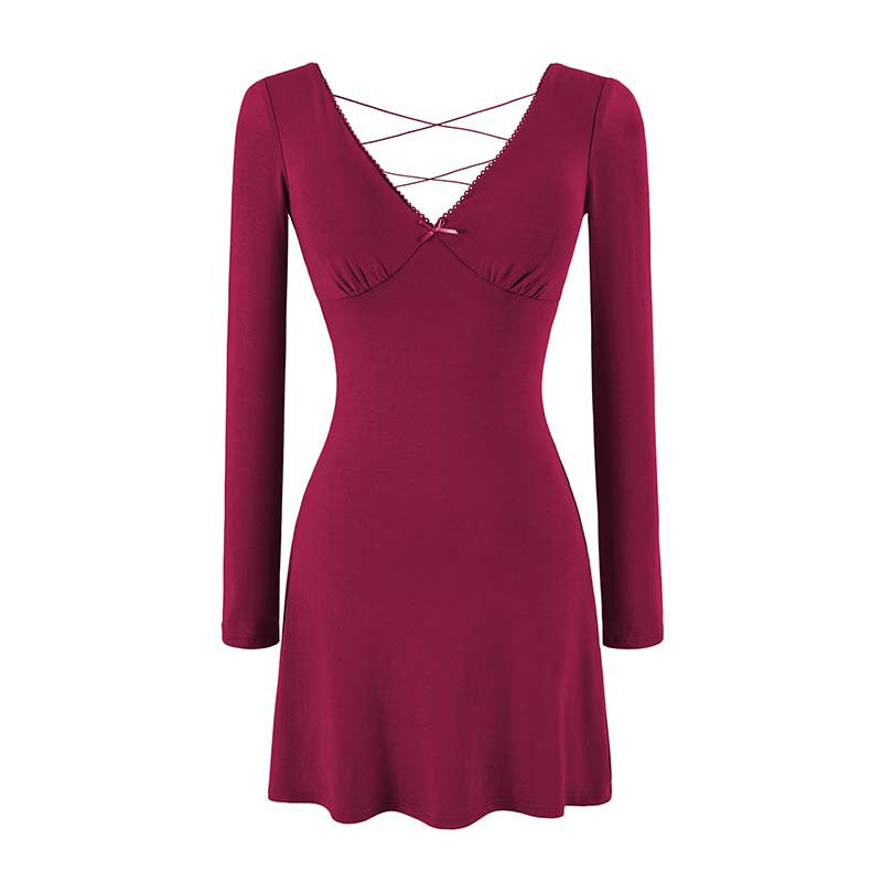 Damen Enganliegendes Minikleid mit tiefem V-Ausschnitt, geraffter Brust und gekreuzten Rückenträgern Shop Nory