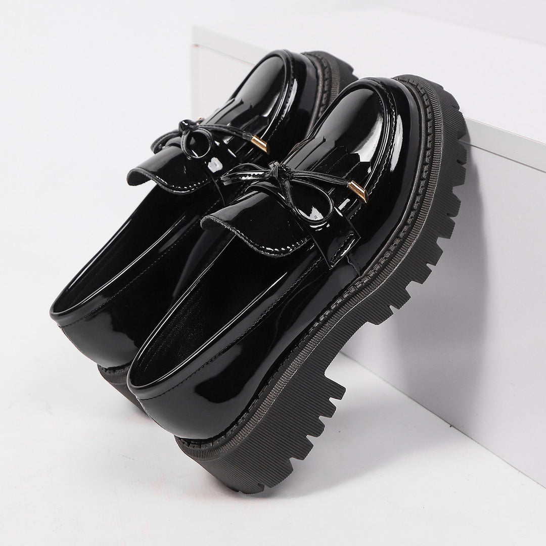 Damen Loafer in Lacklederoptik mit massiver Profilsohle und Zierschleife Shop Nory