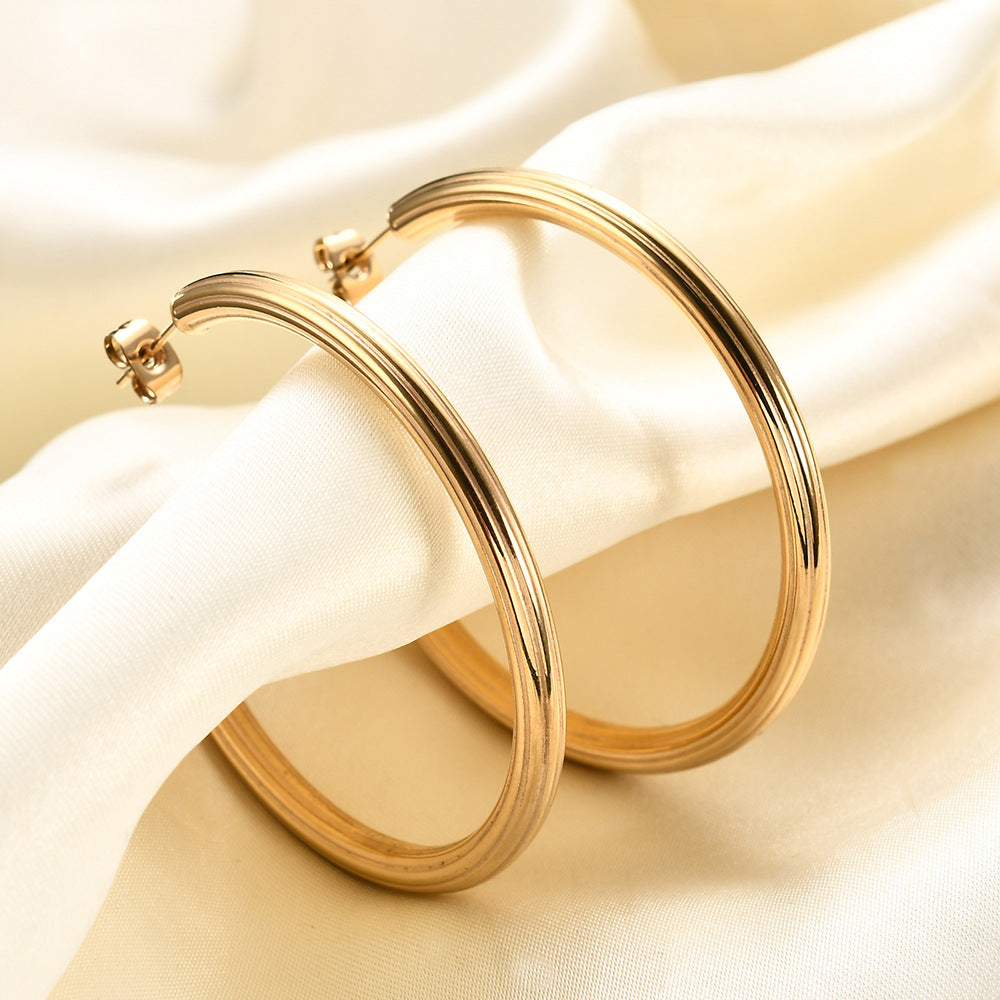 Damen Creolen mit elegantem, geripptem Design Shop Nory