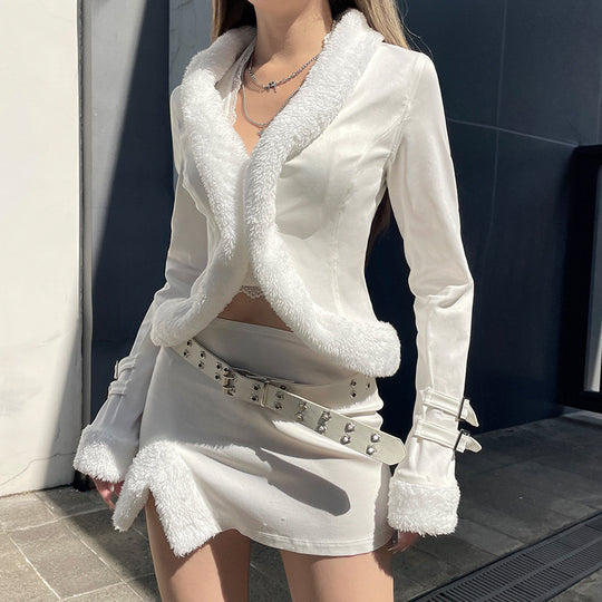 Damen nan kurz geschnittene taillierte Kunstfell-Bolerojacke mit V-Ausschnitt und Zierriemenärmeln Shop Nory