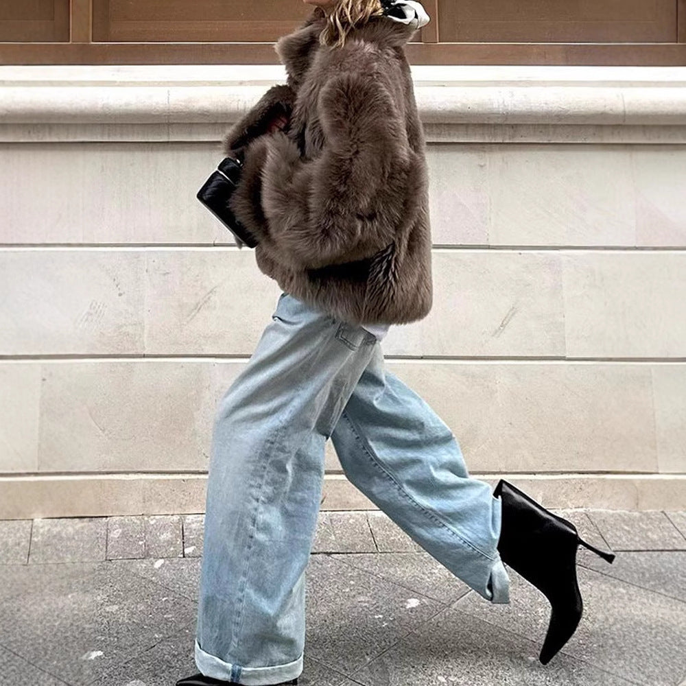 Damen Pelzjacke im modernen Oversize-Stil mit gemütlichem Kragen