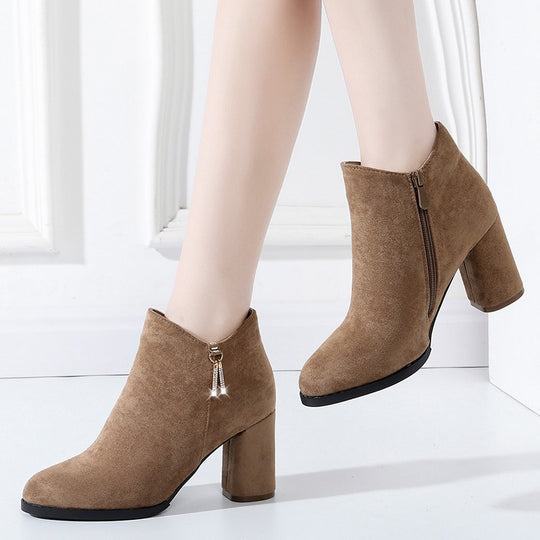 Damen Wärmende Samtvelours-Stiefeletten mit hohem Blockabsatz und seitlichem Reißverschluss Shop Nory