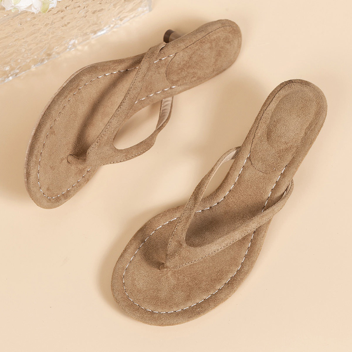 Damen elegante Zehentrenner-Sandalen mit geschwungenem Fersenriemen und komfortablem Fußbett