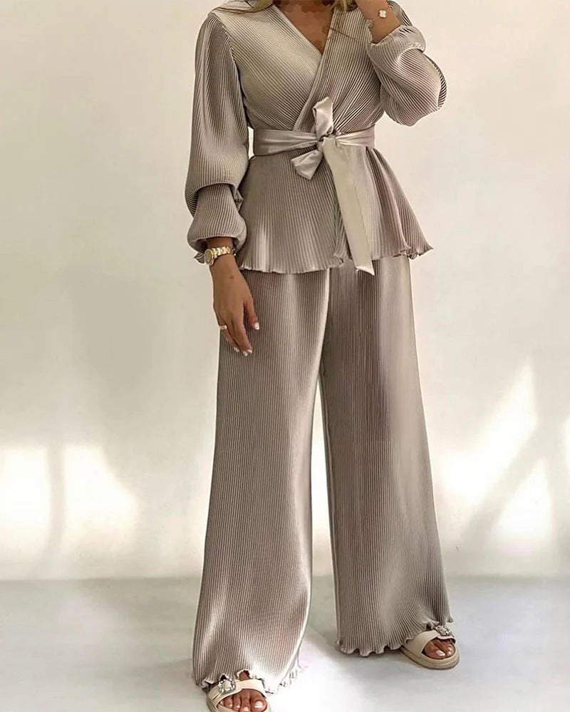 Damen Eleganter Plissee-Zweiteiler mit Wickelshirt, Taillengürtel und weitem Bein Shop Nory