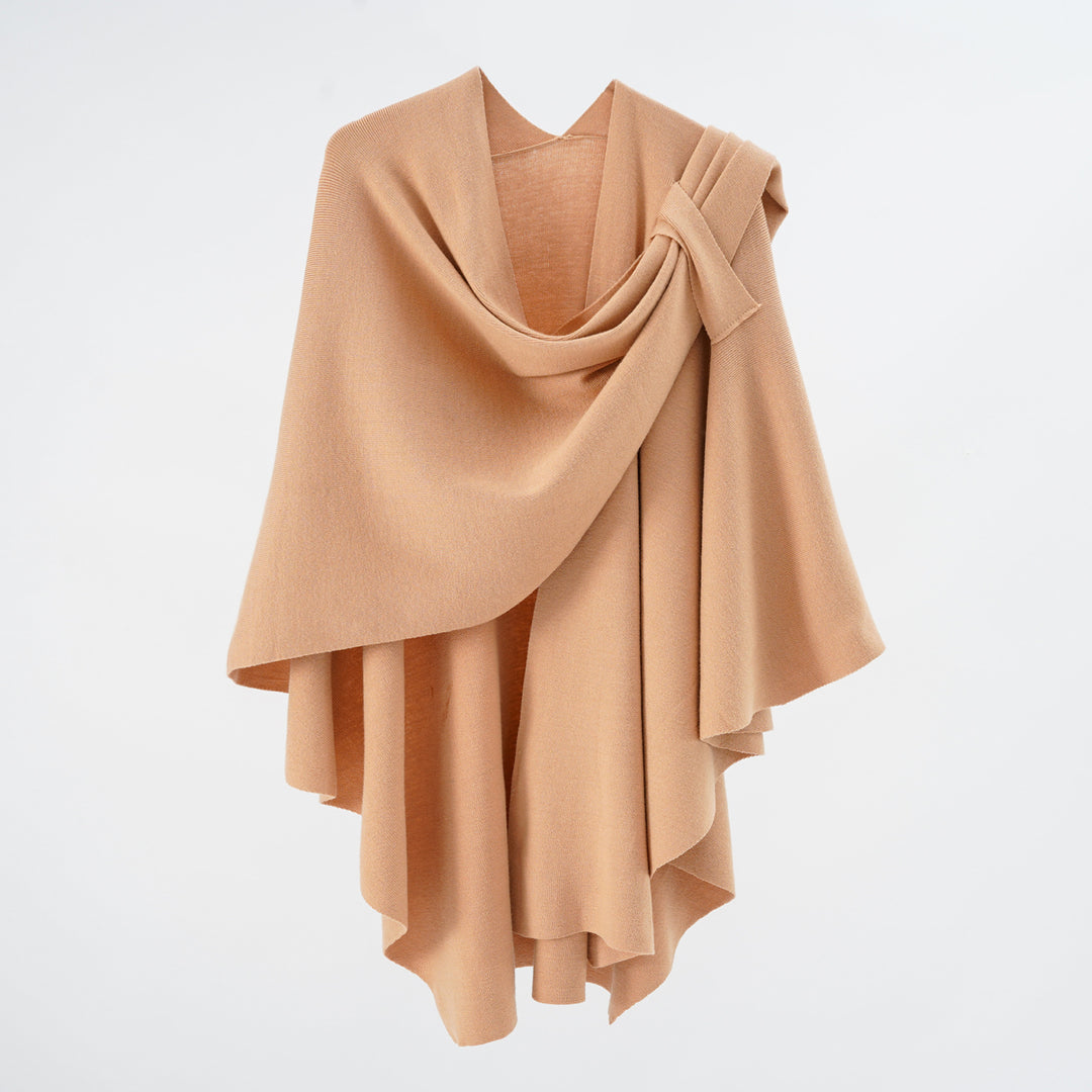 Damen Kapuzenponcho aus Feinstrick mit asymmetrischem Saum Shop Nory