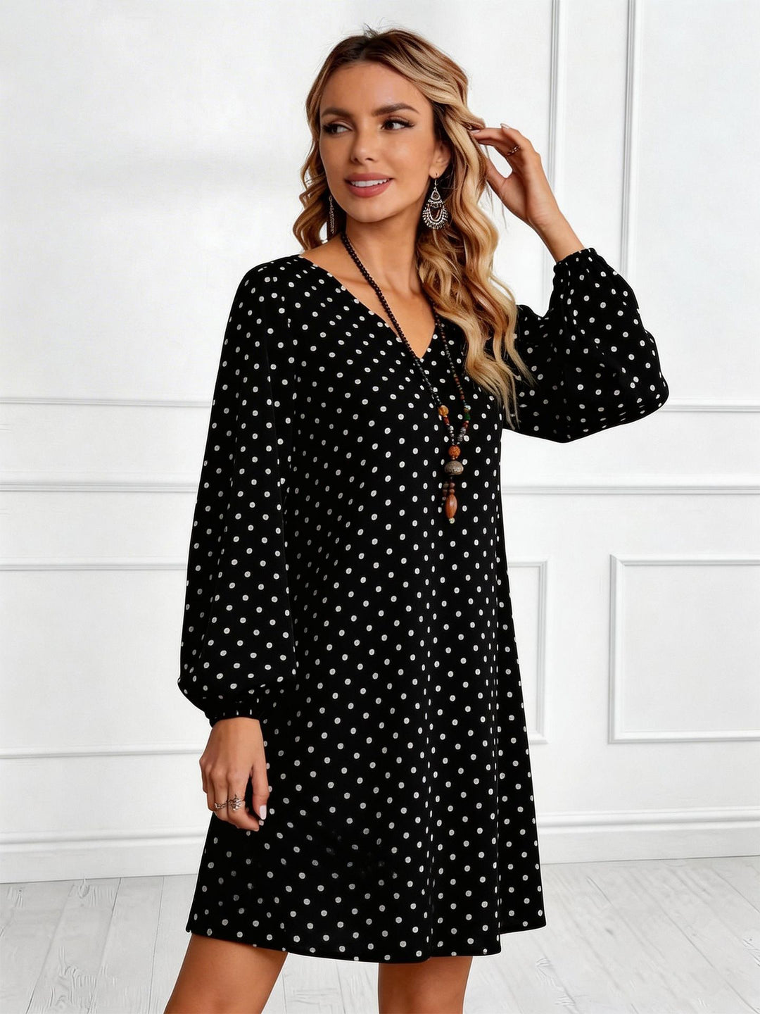Damen Lockeres Tupfen‑Minikleid mit V‑Ausschnitt, Ballonärmeln und schwingender A‑Linie Shop Nory