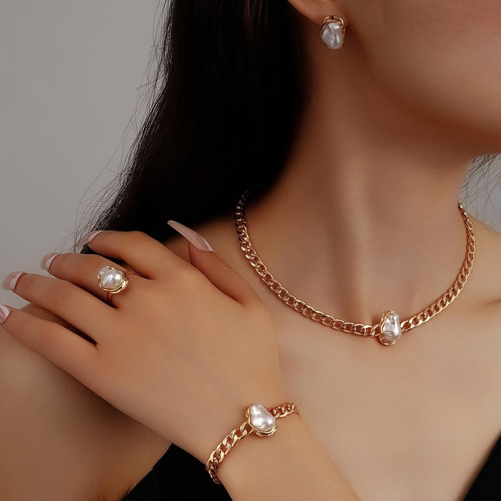 Damen Schmuckset mit hochwertiger Perlenverzierung und elegantem Kettendesign Shop Nory