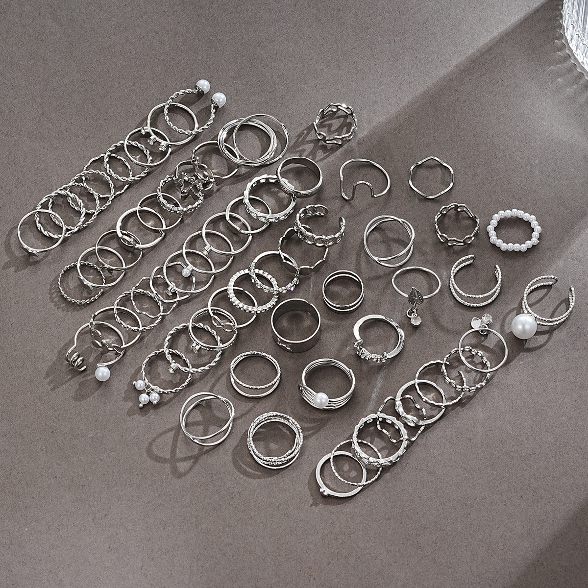 Damen einzigartiges Ring-Set mit vielseitigen Designs und handgefertigten Details Shop Nory