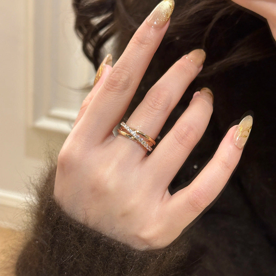 Damenring im eleganten Wickeldesign mit funkelnden Zirkonia Shop Nory
