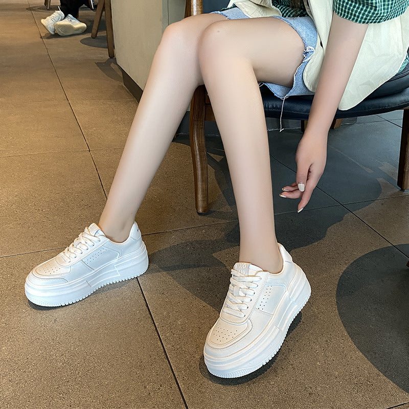 Damen Plateau Sneaker mit eleganter Profilsohle und dämpfender Innensohle