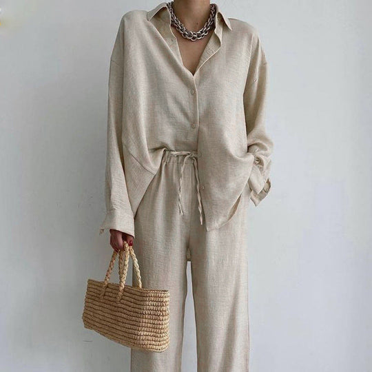 Damen lässiges Leinen Ensemble mit elegantem Hemd und weiter Hose