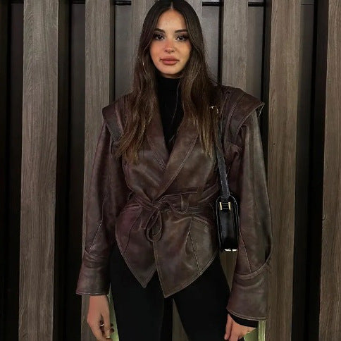 Damen Kurzjacke aus Wildlederoptik mit Wickelgürtel, Schalkragen und Schnürdetail Shop Nory