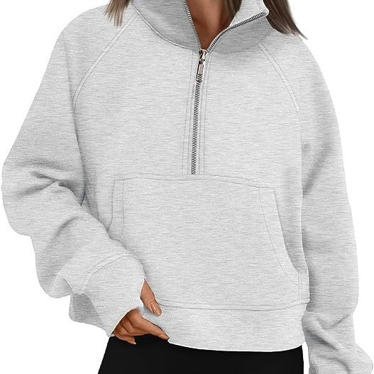 Damen nan cropped Halbzip-Sweatshirt mit hohem Stehkragen, Kängurutasche und überschnittener Schulter Shop Nory