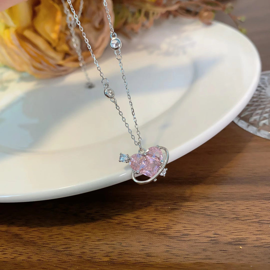 Damen Halskette mit herzförmigem Anhänger und funkelnden Akzenten Shop Nory